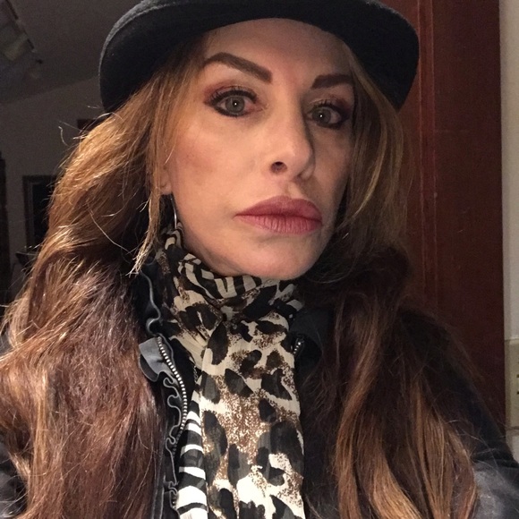 Meet your Posher, Ronnie - Picture 5 of 6